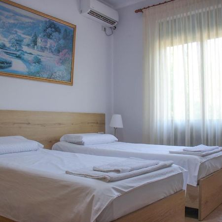 Ballo Apartments Gjirokastër Esterno foto