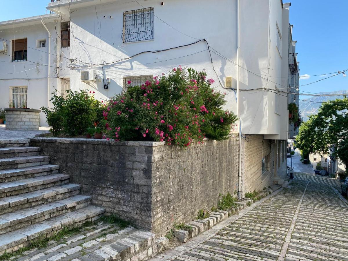 Ballo Apartments Gjirokastër Esterno foto
