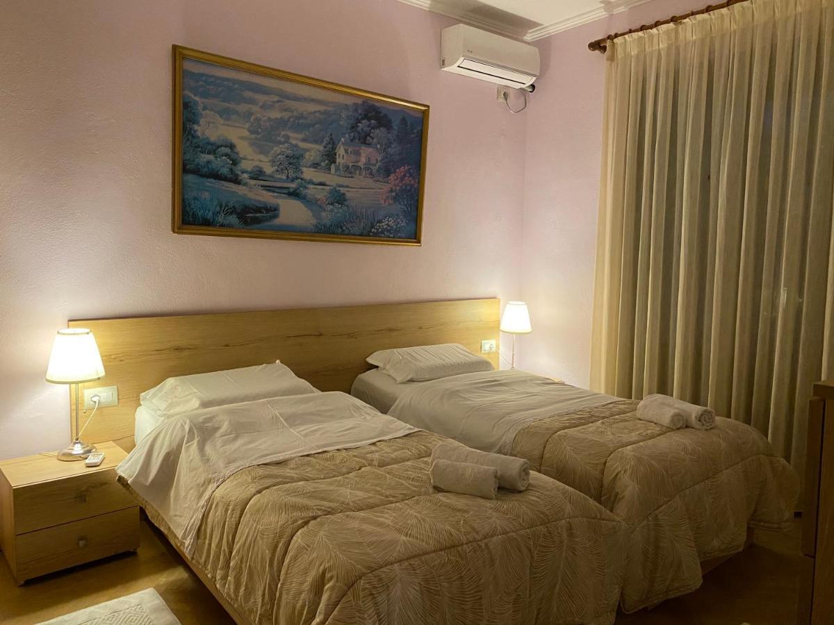 Ballo Apartments Gjirokastër Esterno foto