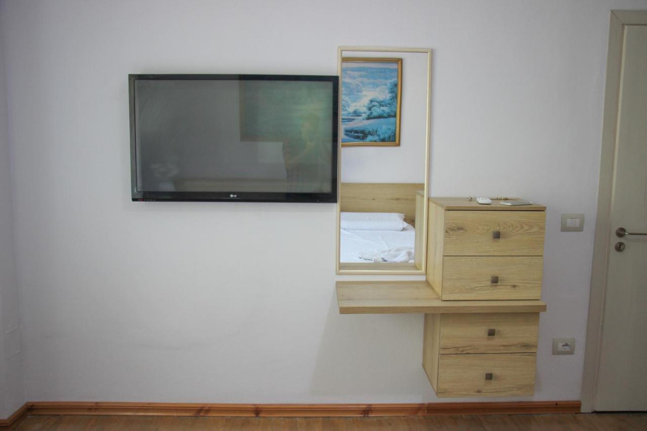 Ballo Apartments Gjirokastër Esterno foto