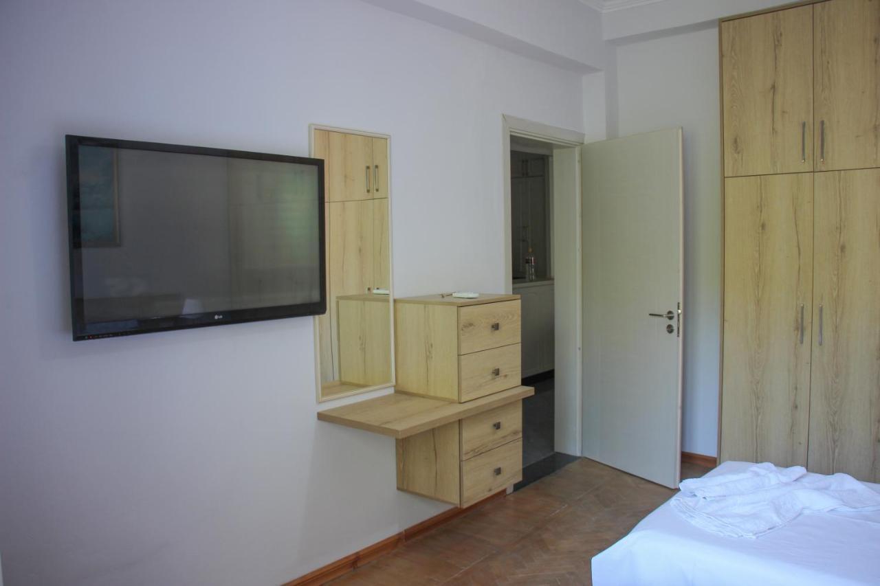 Ballo Apartments Gjirokastër Esterno foto