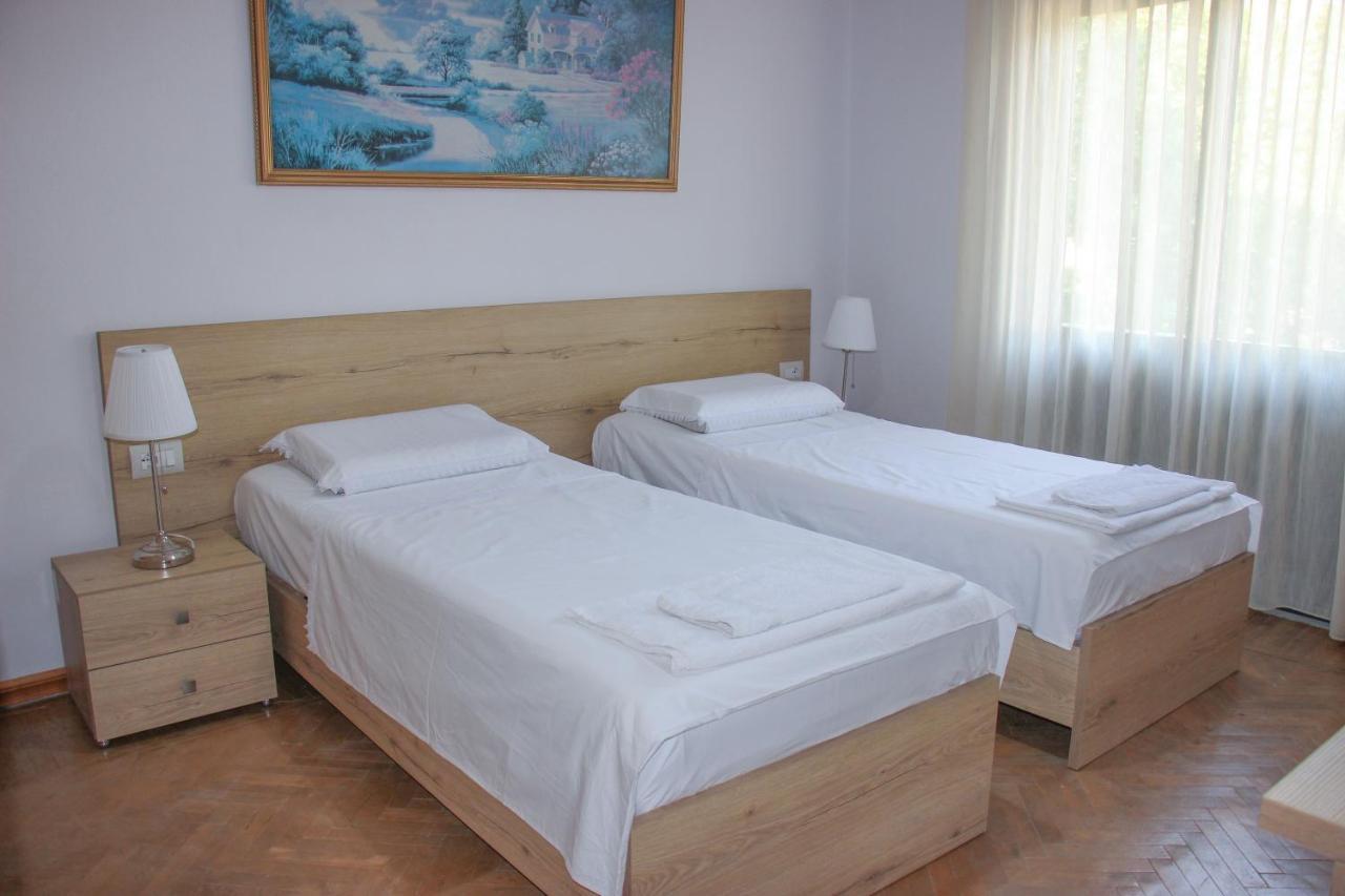 Ballo Apartments Gjirokastër Esterno foto